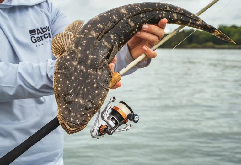 Abu Garcia Revo 3 X Spin Reel - Image 7